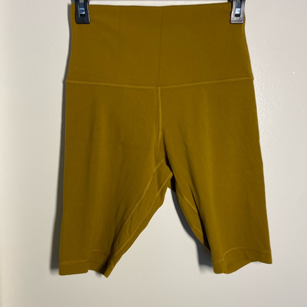 Lululemon bike shorts 8